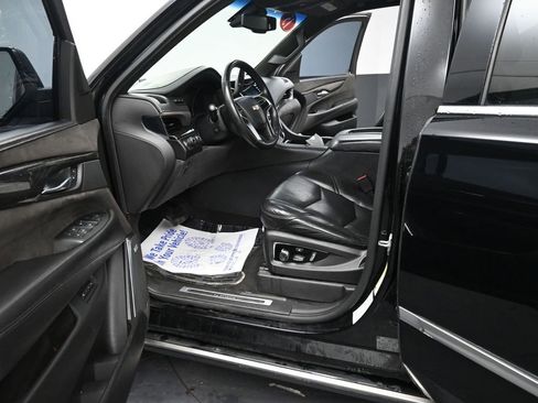 Used 2015 Cadillac Escalade Platinum image 33