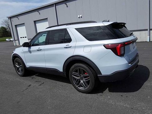 New 2026 Ford Explorer ST-Line w/ ST-Line Street Pack AWD/4WD image 6