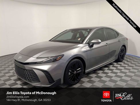 Certified 2025 Toyota Camry SE FWD image 1