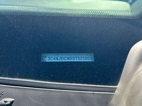 Used 2025 Jeep Compass Limited image 29