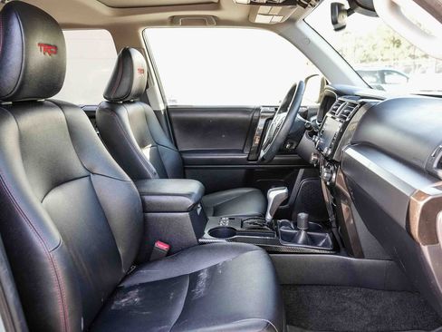 Used 2022 Toyota 4Runner TRD Off-Road Premium AWD/4WD image 20