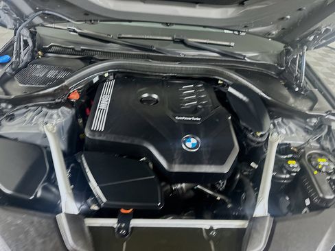 Used 2022 BMW 530i w/ Premium Package image 33