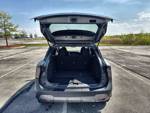 Used 2025 Nissan Kicks SV AWD/4WD image 26