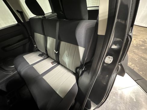 Used 2010 Dodge Nitro SE AWD/4WD image 5