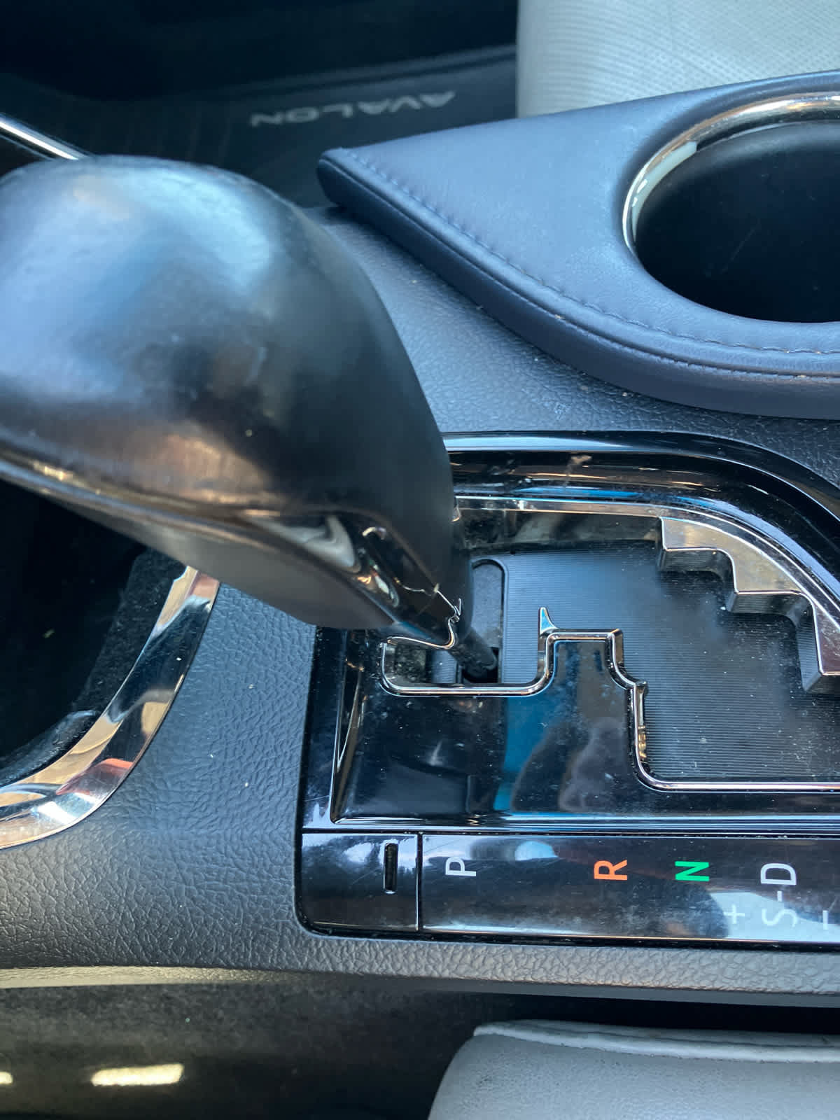 Used 2014 Toyota Avalon Limited FWD image 25