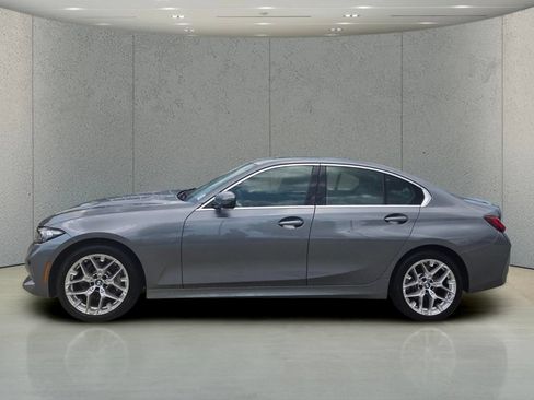 Used 2025 BMW 330i Sedan w/ Convenience Package RWD image 2