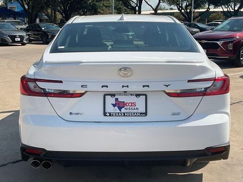 Used 2025 Toyota Camry SE FWD image 5