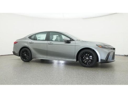 Used 2026 Toyota Camry SE FWD image 28