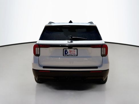 Used 2025 Ford Explorer ST-Line w/ Premium Package RWD image 6