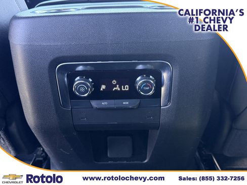 Used 2025 Chevrolet Suburban Z71 AWD/4WD image 17