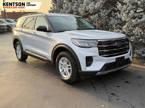Used 2025 Ford Explorer Active image 12