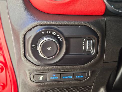 Used 2023 Jeep Wrangler Unlimited Rubicon 4xe AWD/4WD image 30