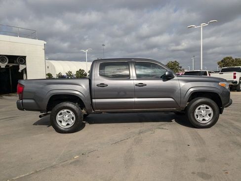 Used 2019 Toyota Tacoma SR w/ SR Convenience Package image 4