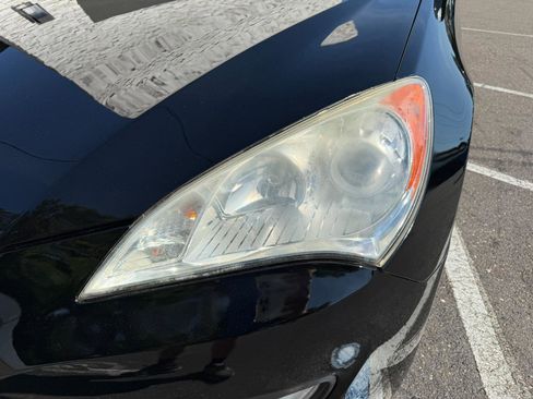 Used 2011 Hyundai Genesis 3.8 RWD image 10