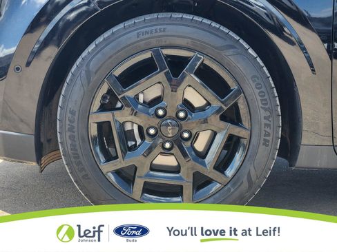 Used 2025 Kia Carnival SX Prestige FWD image 21