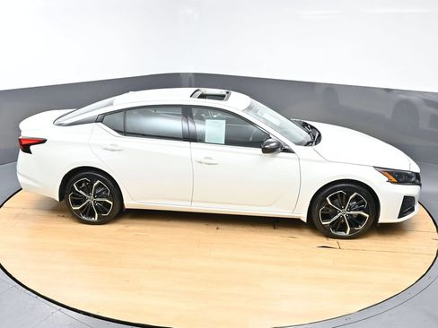 Used 2023 Nissan Altima 2.5 SR AWD/4WD image 47