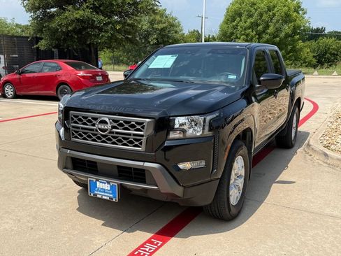 Used 2022 Nissan Frontier SV RWD image 1