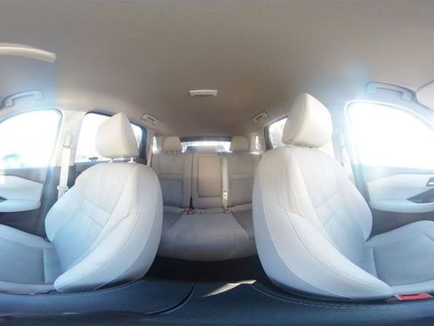 Used 2025 Nissan Rogue SV FWD image 44