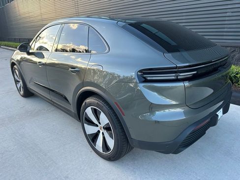 Certified 2025 Porsche Macan Electric image 3