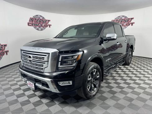 Used 2023 Nissan Titan Platinum Reserve w/ Moonroof Package image 3