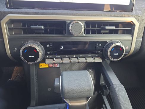 Used 2025 Toyota Tacoma Limited image 23