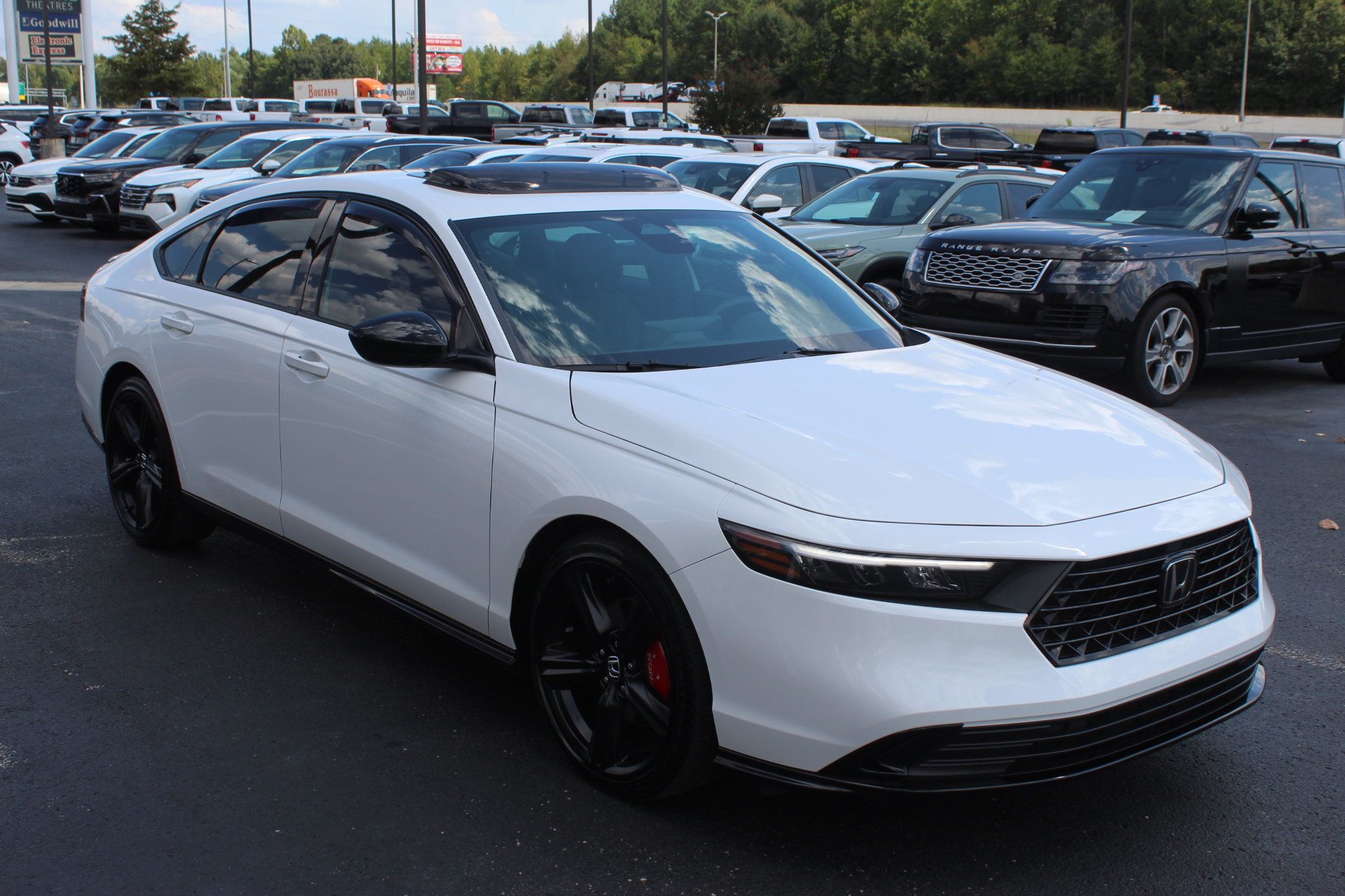 Used 2025 Honda Accord Sport image 4