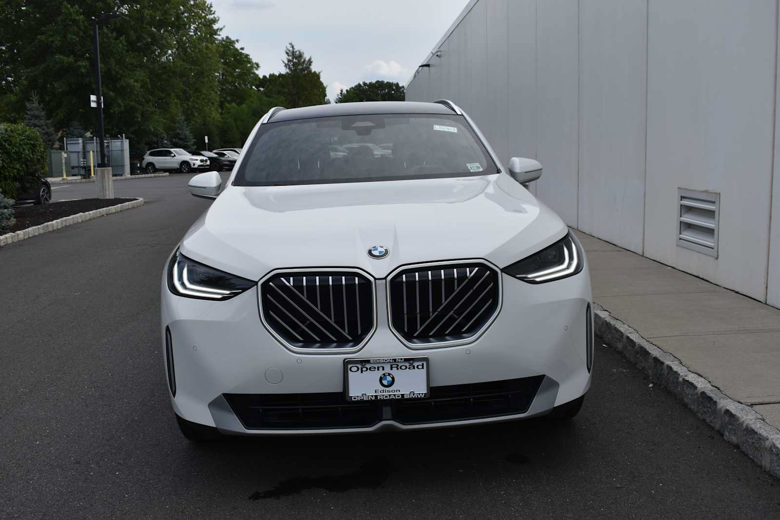 Used 2026 BMW X3 xDrive30i w/ Convenience Package AWD/4WD image 2