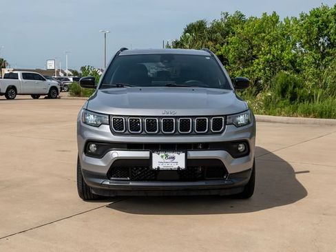 Used 2021 Jeep Grand Cherokee L Limited AWD/4WD image 2
