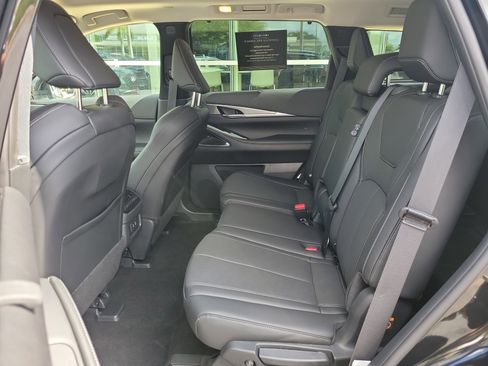 Certified 2026 INFINITI QX60 Luxe w/ Cargo Package FWD image 16