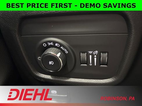 New 2025 Jeep Grand Cherokee L Limited w/ Black Appearance Package AWD/4WD image 27