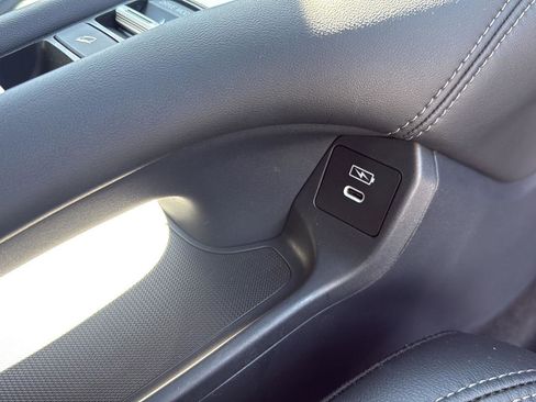 Certified 2025 Honda HR-V EX-L image 34
