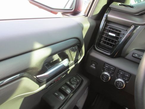 Certified 2025 GMC Sierra 1500 AT4X image 30