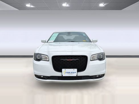 Used 2023 Chrysler 300 S RWD image 5