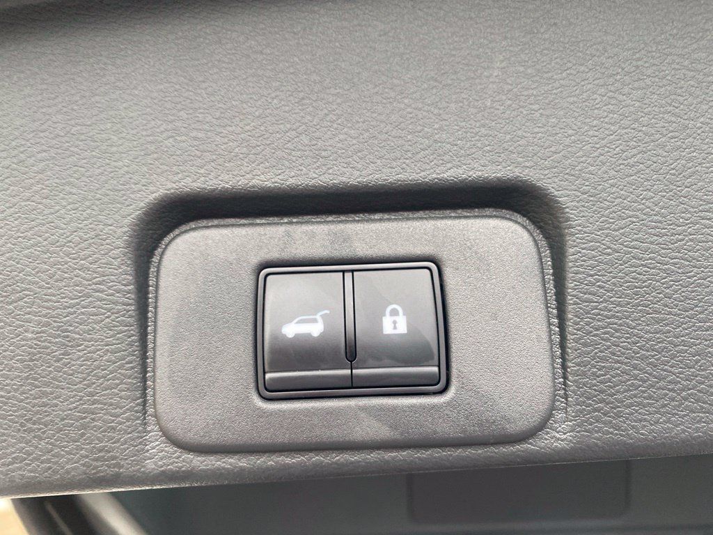 Used 2023 Nissan Rogue SL AWD/4WD image 20