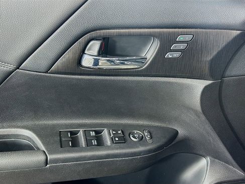 Used 2015 Honda Accord EX-L image 17