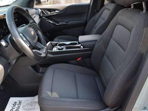 Used 2026 Chevrolet Equinox LT AWD/4WD image 7