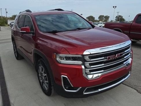 Used 2023 GMC Acadia SLT AWD/4WD image 4