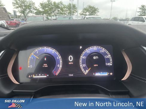 New 2025 Jeep Grand Cherokee Altitude image 9