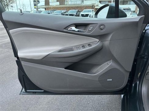 Used 2018 Chevrolet Cruze Premier image 14