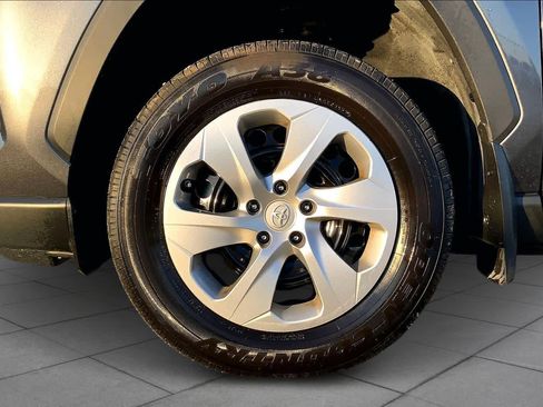 Used 2023 Toyota RAV4 LE image 10