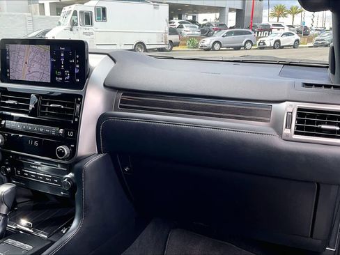 Used 2023 Lexus GX 460 Premium image 19