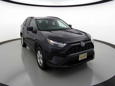 Used 2025 Toyota RAV4 XLE image 5