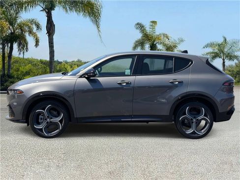 New 2026 Alfa Romeo Tonale w/ Red Premium Package image 4