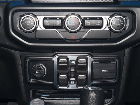 Used 2021 Jeep Wrangler Unlimited Sport image 11