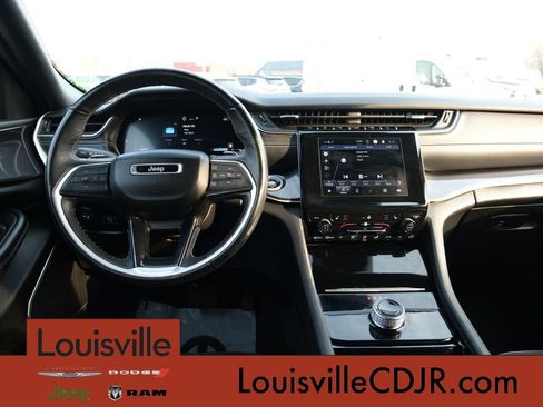 Used 2022 Jeep Grand Cherokee Altitude AWD/4WD image 26