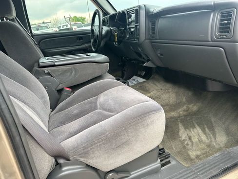 Used 2004 GMC Sierra 1500 SLE w/ Light Duty Power Package image 12