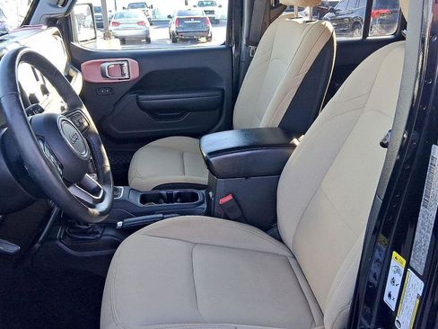 Used 2018 Jeep Wrangler Unlimited Sport S image 11