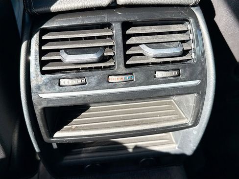 Used 2018 BMW 530e xDrive image 21