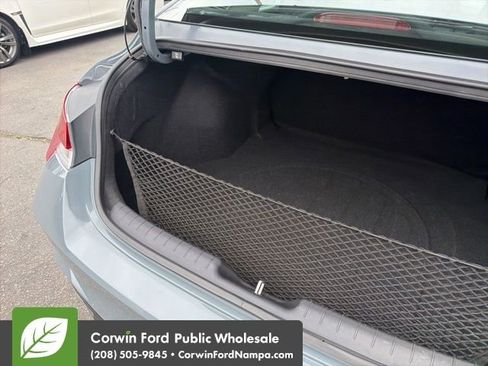 Used 2022 Hyundai Elantra SEL image 30