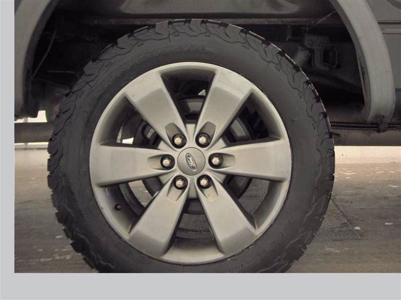 Used 2014 Ford F150 FX4 w/ Equipment Group 401A Mid AWD/4WD image 8